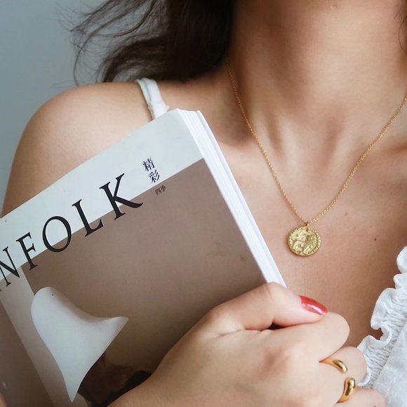 NEW 18K Gold Plated Vintage Lion Coin Necklace - Picture 4 of 7